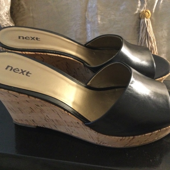 New with  original box black leather sandals - Picture 3 of 5